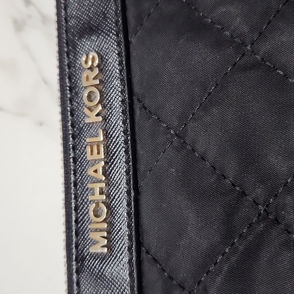 MICHAEL KORS ~ Kieran Quilted XL Zip Clutch - Picture 2 of 6